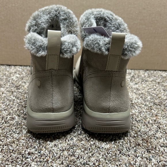 Skechers Relaxed Fit Booties - Picture 5 of 15